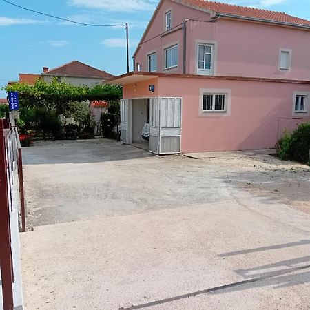 Apartman Laura Kastela Exterior photo