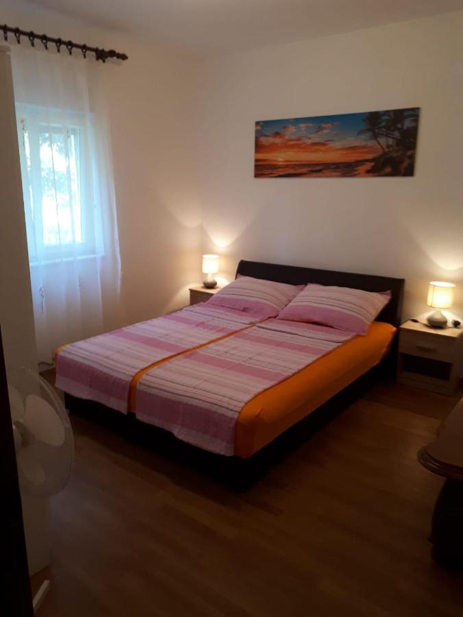 Apartman Laura Kastela Exterior photo