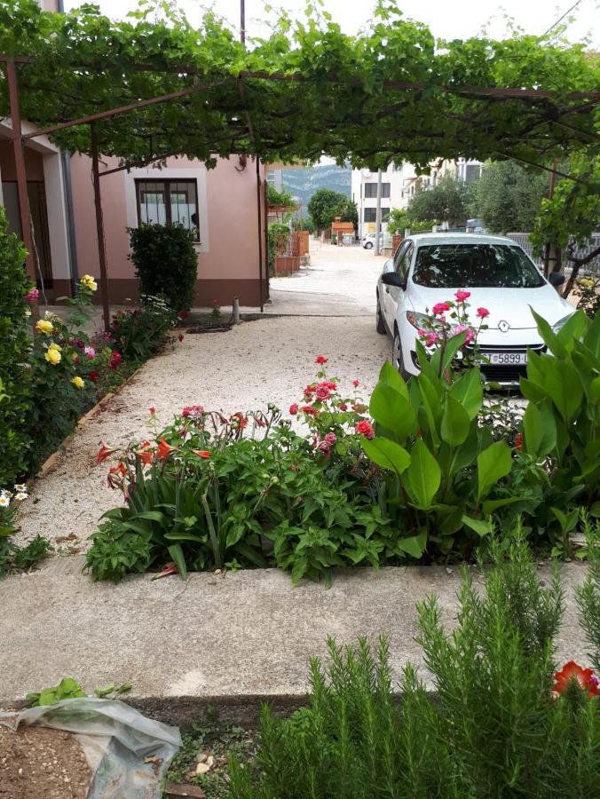 Apartman Laura Kastela Exterior photo