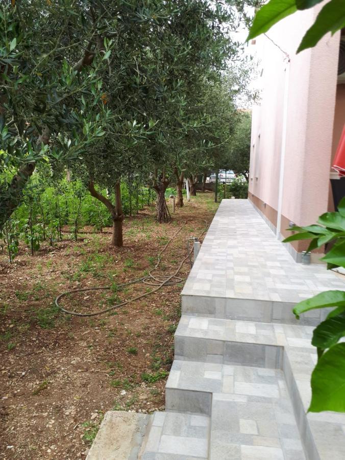 Apartman Laura Kastela Exterior photo